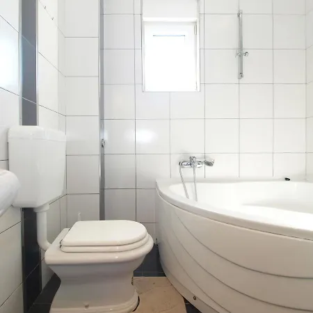 Ivanka 1615 Apartment