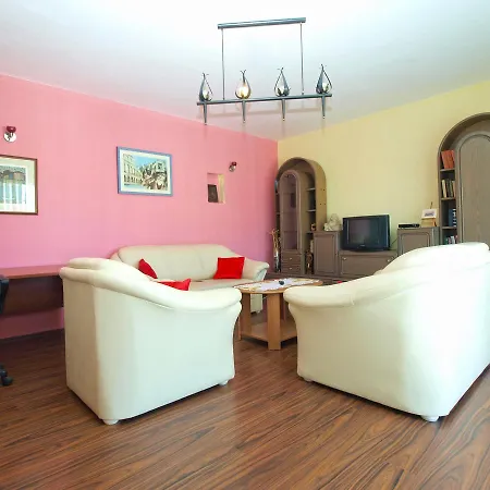 Ivanka 1615 Apartment *